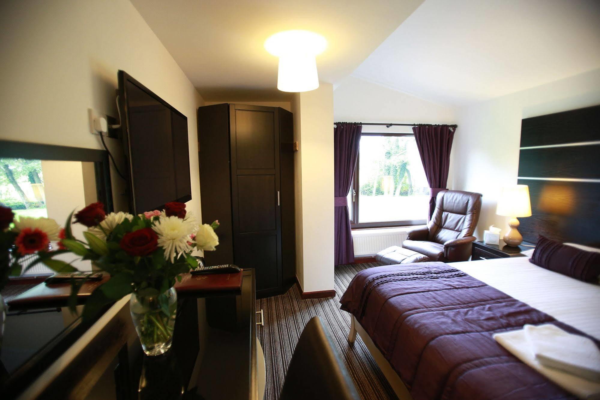 Ewenny Farm Guest House Бридженд Экстерьер фото